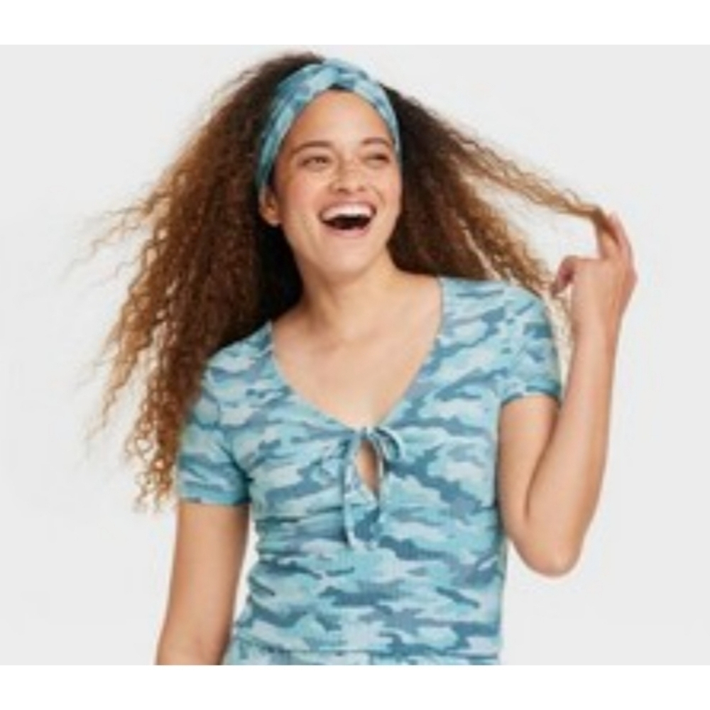 NEW Colsie Blue Camoflauge Cropped Tee with Matching Headband